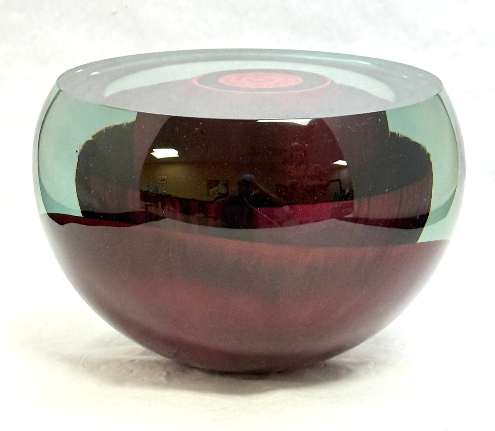 Lot 566: Michael Pavlik Art Glass Orb