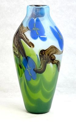 Richard Jolley Glass Vase. Richard Jolley paperweight glass vase in green graduating to 