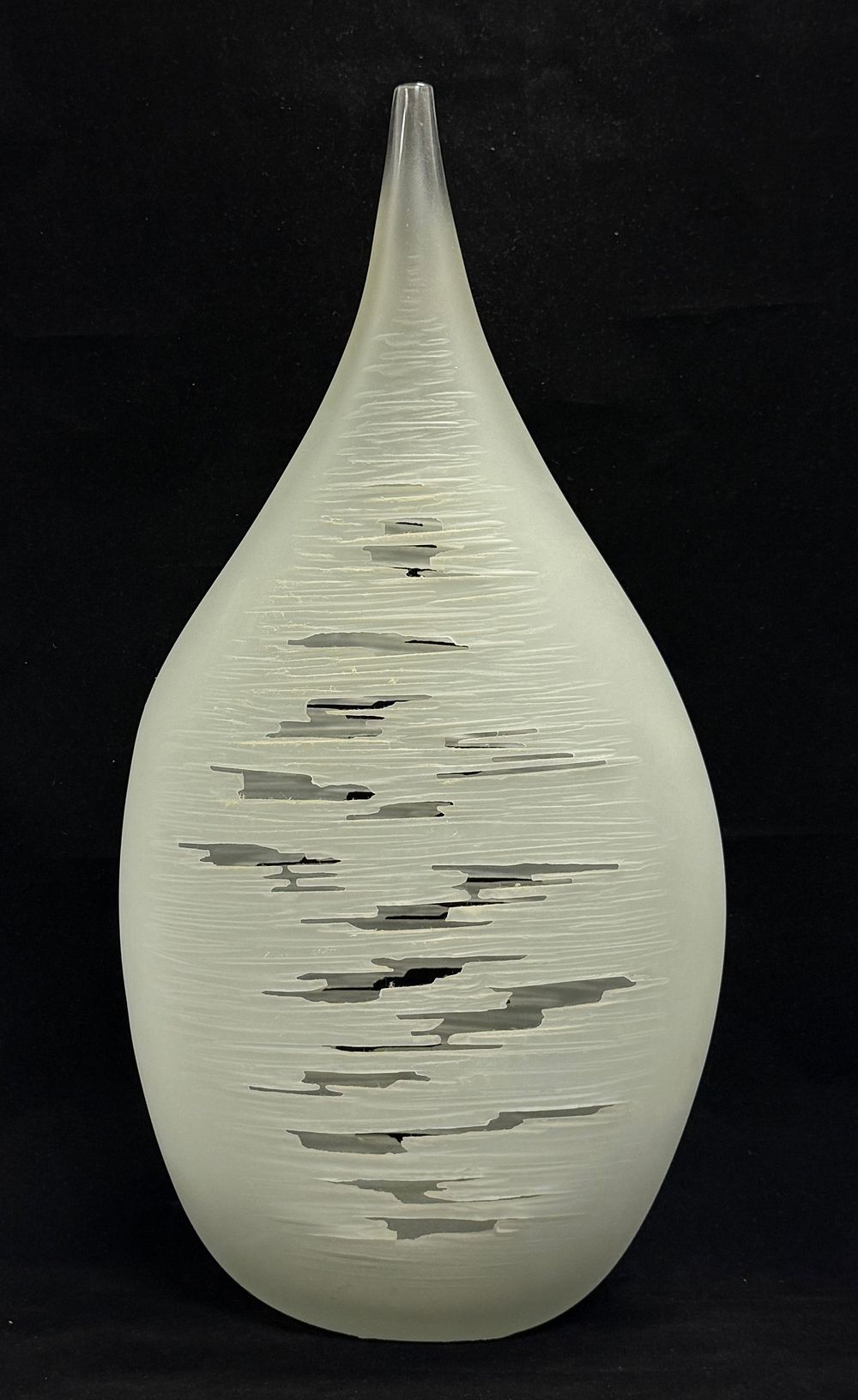 Lot 590: Large Tear Drop Glass Vase