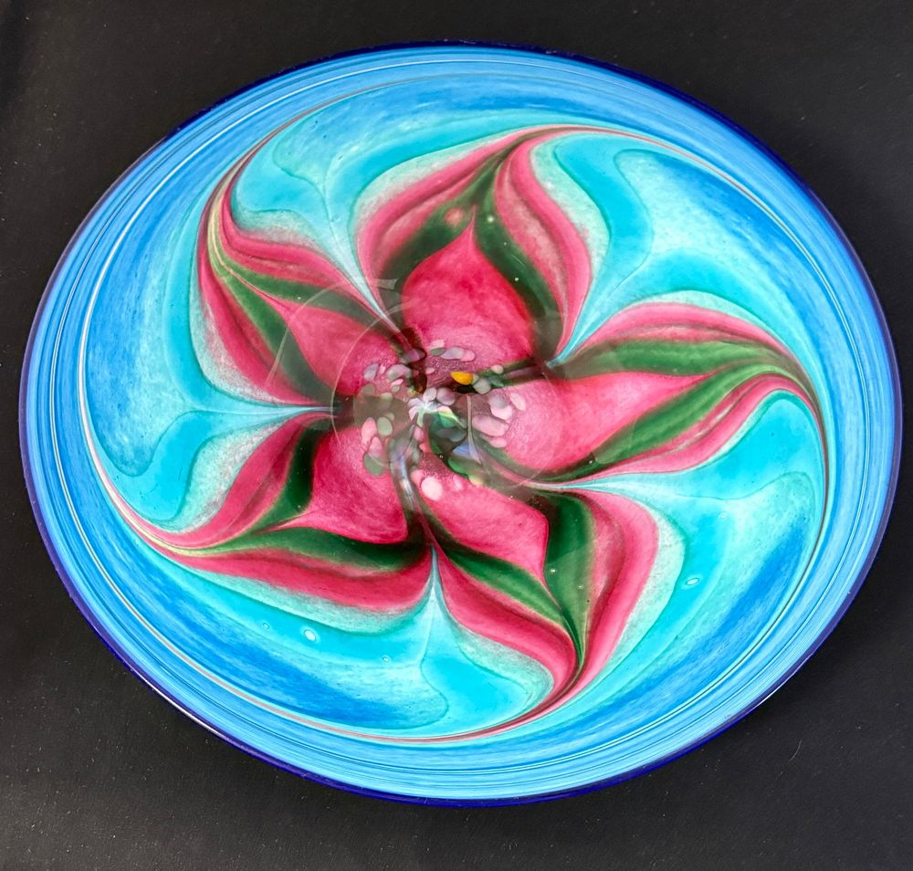Lot 609: Bermuda Dockyard Glass tray