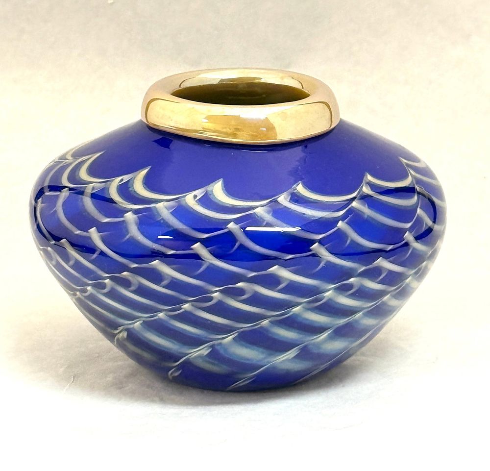Lot 618: Lundberg Squat Vase