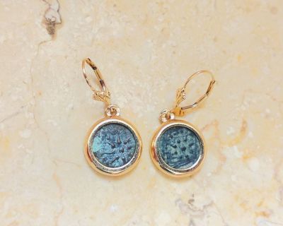 Pair of gold earrings (14 ct) with original "Widow's Mite" coins, 103-76 B.C.E. From 