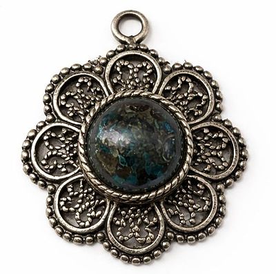 תליון כסף 925. משקל:4.4 
טוהר:925 
משובץ באבן חן