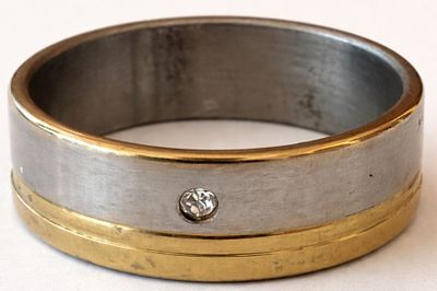 טבעת לגבר עשויה מתכת אל חלד סנסטיל 
משקל:6.00