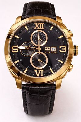 שעון Hilfiger. • מותג: Tommy Hilfiger 
דגם: TH.223.1.34.1492 
• מנגנון: Quartz (סוללה) 