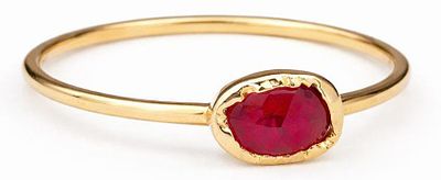 טבעת זהב 14K משובצת באבן רובי 
במשקל: 1 גרם