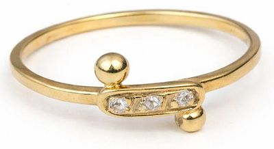 טבעת זהב 14K משובצת ביהלומים 
במשקל: 1.13