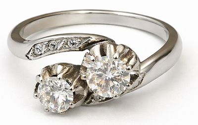 טבעת פלטינה משובצת ביהלומים כל יהלום כ- ct45 
במשקל: 6.18