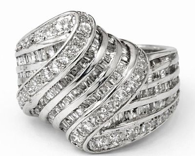 טבעת זהב לבן 14K 
משקל: 9.97