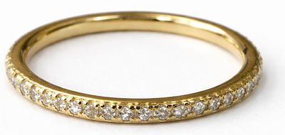 טבעת זהב 14K משובצת יהלומים 
משקל: 1.65