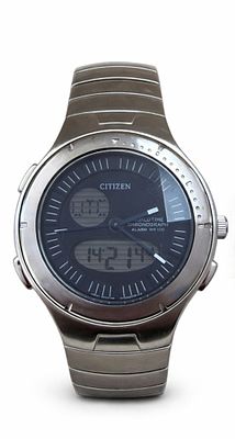 שעון Citizen מסדרת Promaster. מותג: Citizen 
סדרה: Promaster 
סוג מנגנון: קוורץ יפני (סוללה) 