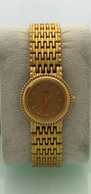 שעון Miyoko Quartz. מותג: Miyoko 
סוג מנגנון: קוורץ (סוללה), לרוב מתוצרת יפן (Japan Movt). 
חומר 