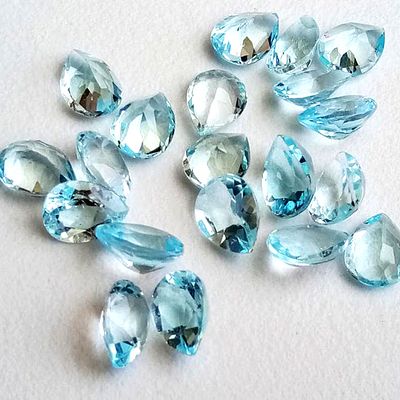 Naturel Sky Blue Topaz Pear Shape 7X5 Mm 25 Pieces Lot. Top Quality Naturel Sky Blue Topaz Pear 