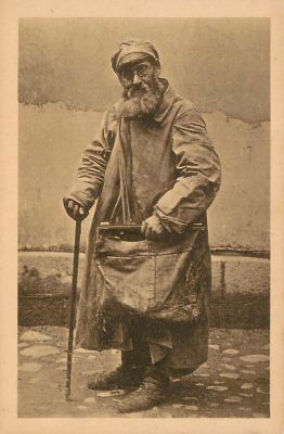 גלויה אחת עם טיפוסים יהודים בפולין, 1915.