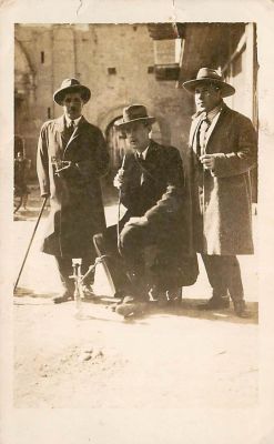 תצלום בגודל גלויה עם יהודי סוריה בדמשק, 1926.