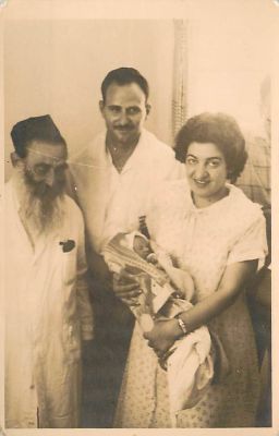 תמונה אחת בגודל גלויה, ברית מילה 1920.