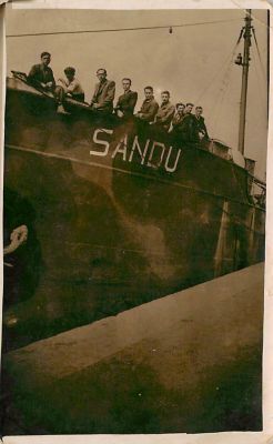 לוט 2 גלויות צילום, ניצולי שואה עוזבים את רומניה לארץ ישראל.