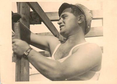 גלויה עם חלוץ יהודי 1947. בית ספר אורט.