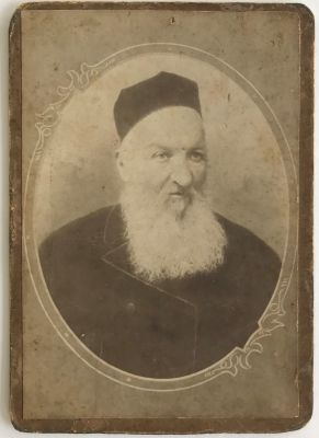 צילום וינטג' אחד. דיוקן קבינט של טיפוס יהודי בסביבות 1910. גודל: 16.5/11 ס"מ.