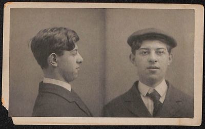 כרטיס מידע אחד ממחלקת המשטרה בניו יורק של פורץ יהודי. גודל גלויה.