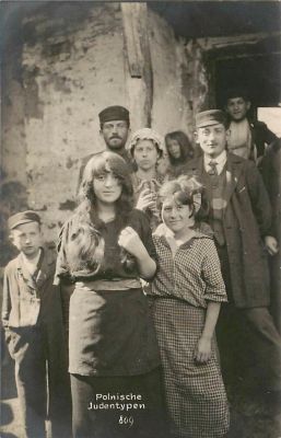 גלוית צילום אחת 1915 טיפוסים יהודיים בפולין.