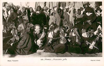 גלוית צילום אחת תזמורת יהודית מרוקו שנות ה-20.