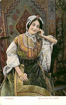 גלויה אחת עם אשה יהודייה טנג'יר, מרוקו.