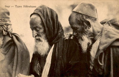 גלויה עם טיפוסים יהודיים במרוקו, 1910.