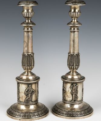 A PAIR OF HEAVY SILVER CANDLESTICKS. Germany, 19th century. On round bases with Acanthus leaf 