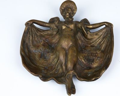 A BRASS ASHTRAY FROM THE BNAI BRITH BOSTON CONVENTION. Boston, 1932. Cast in art nouveau shape. 