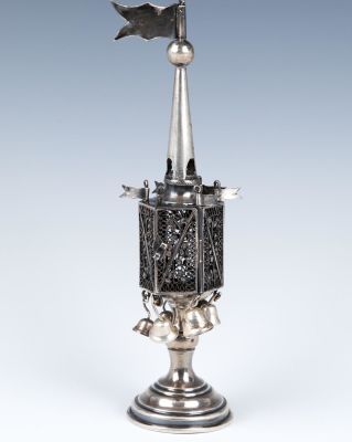 A STERLING SILVER FILIGREE SPICE TOWER. American, c. 1910. On round base with six sided 