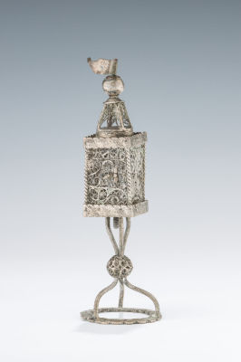 16. A SILVER SPICE TOWER. Probably Lemberg, 18th century. On a solid intertwined base with a 