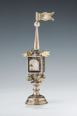 26. A SILVER SPICE TOWER BY FRANKIL PRESENTED TO THE MANCHESTER HEBREW CONGREGATION. . Warsaw 