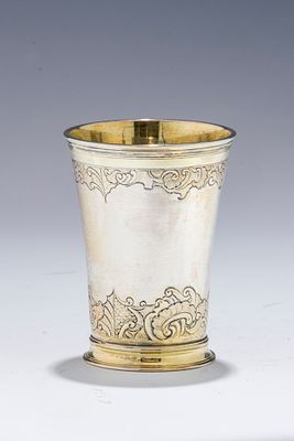 A SILVER REGENCY KIDDUSH CUP BY JOHANN MITTNACHT. Augsburg (1706 - 1758). Beaker form, engraved 