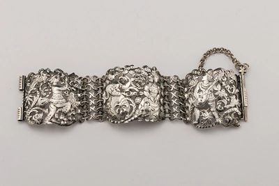A STERLING SILVER BRACELET BY ILYA SCHOR WHILE STILL IN PARIS. France, c.1938. An extremely rare