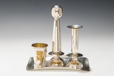 A STERLING SILVER HAVDALAH SET BY BIER SILVERSMITHS. Israel, c.1985. Consisting of a futuristic