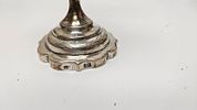 A SILVER KIDDUSH GOBLET. Vilna, 1879. On a stylized base with knobbed stem and skirted תמונה - 5