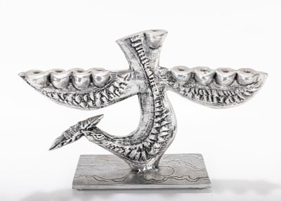 AN ALUMINUM MENORAH SCULPTURE BY DON DRUMM (American, b. 1935). A LARGE ALUMINUM MENORAH 