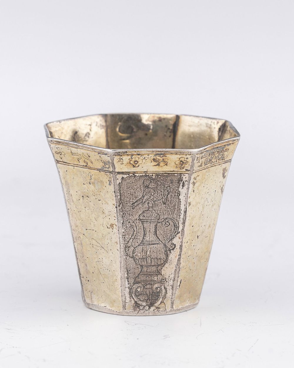 AN EXCEPTIONAL AND EARLY HOLIDAY CUP. Germany, 18th century or earlier. Octagonal in shape. The 