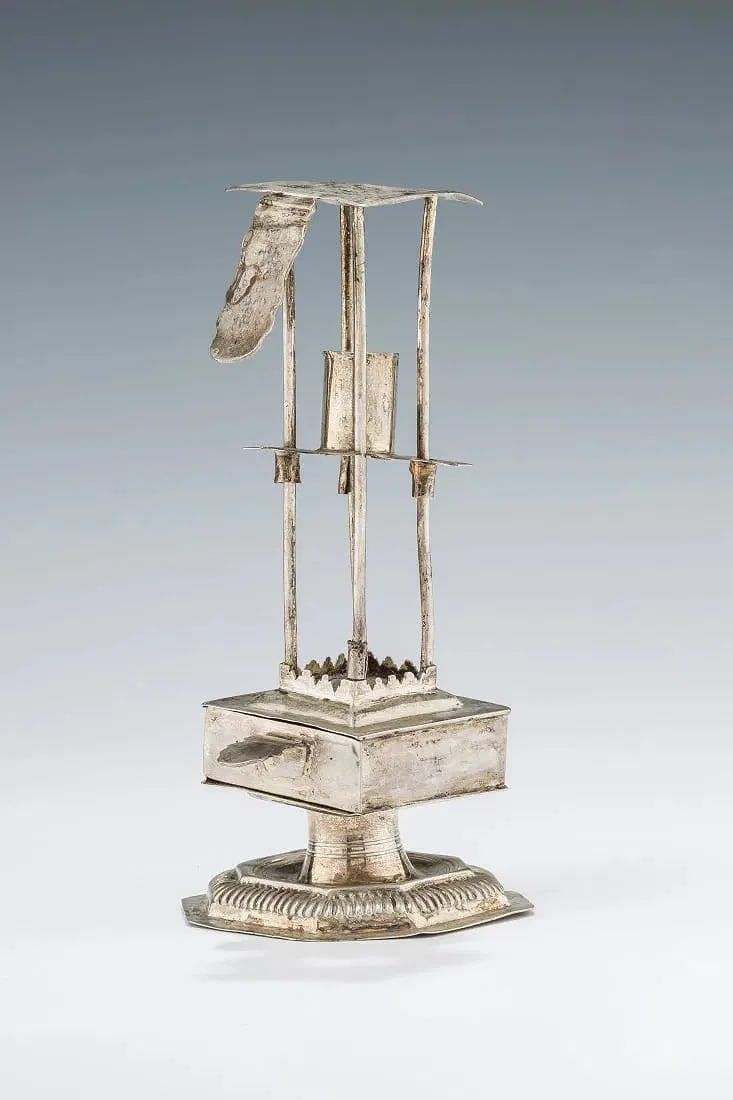 A SILVER HAVDALAH COMPENDIUM MARKED WITH A BIRD. Nuremberg, c. 1725. On a gadrooned base 