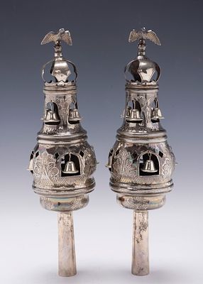 A LARGE PAIR OF SILVER TORAH FINIALS. Germany, c. 1840. On traditional staves, with outward 