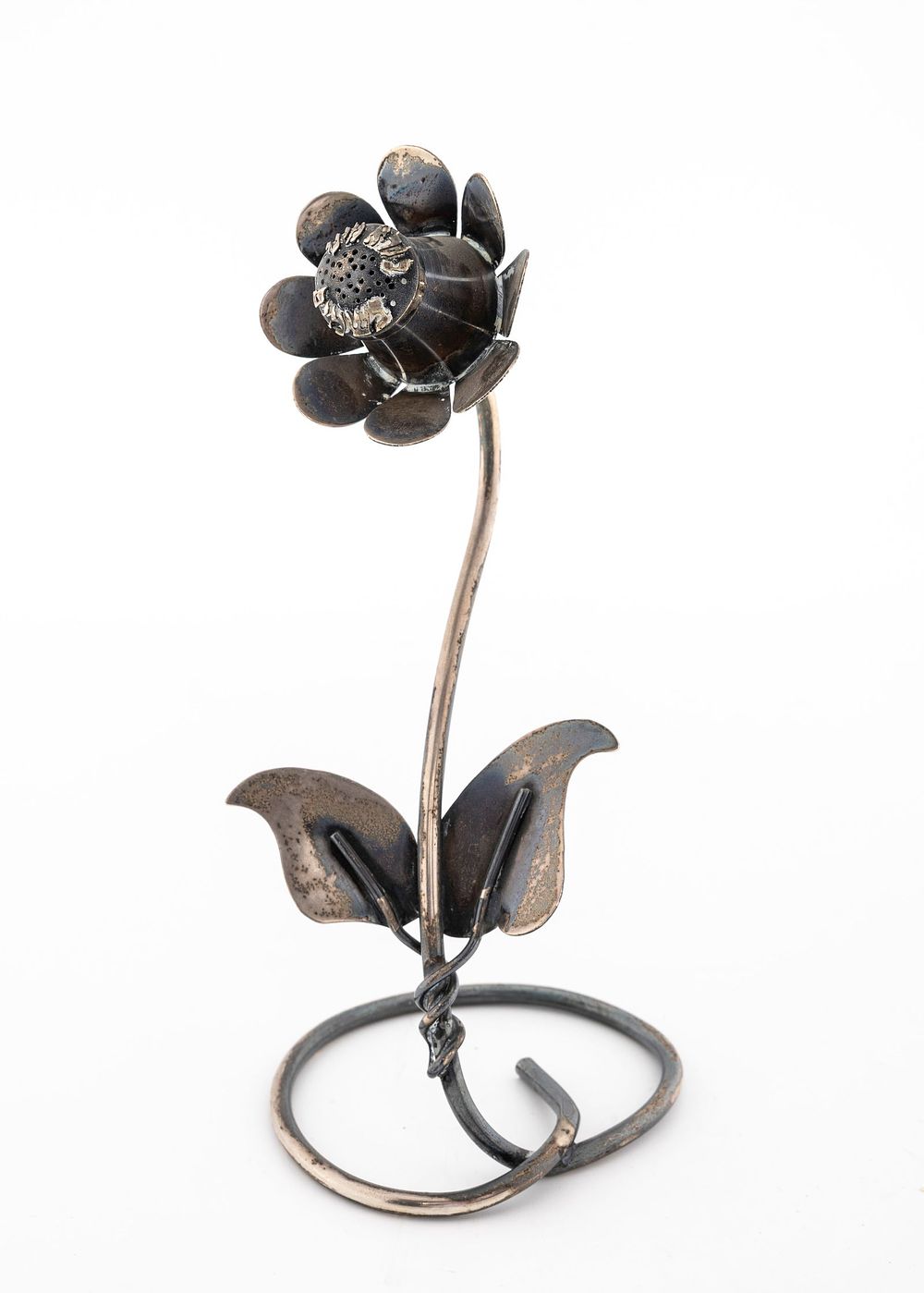 A STERLING SILVER SPICE CONTAINER. Israel, c. 1990. In German style. Shaped like a blooming 