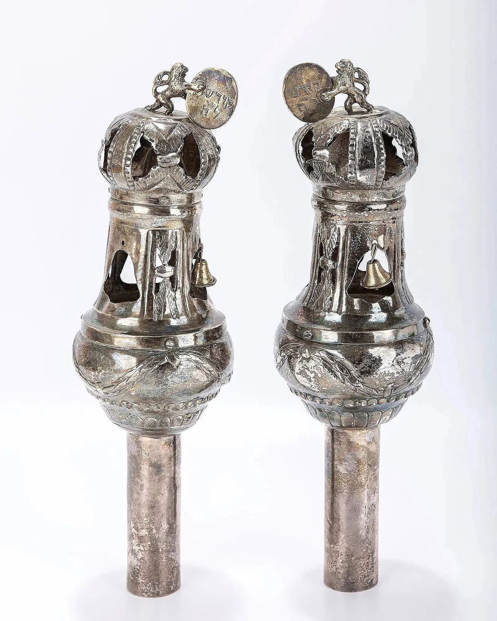 A PAIR OF SILVER TORAH FINIALS BY JOHANN FRIEDRICH EHE. Nuremberg, c 1780 On wide staves Upper 