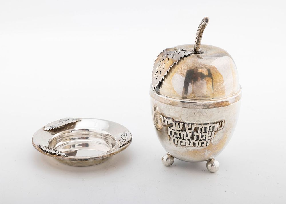 A BIER STERLING SILVER HONEY DISH. Israel, c. 1990. In the shape of an apple with applied 