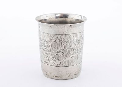 A SILVER KIDDUSH CUP. Ukraine, c. 1820. Beaker form. Engraved with floral designs, and scrolling 