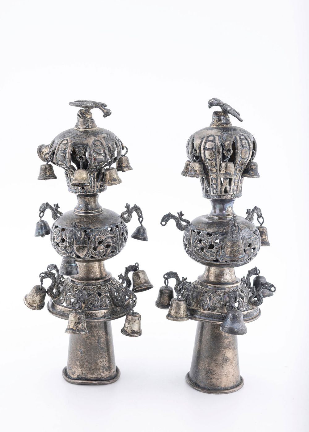 A PAIR OF ANTIQUE STERLING SILVER TORAH FINIALS. New York, c. 1900. Tradtional form. Hand cut 