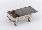 AN EARLY SILVER SPICE CONTAINER. Germany, c. 1800. On four shell feet. With a sliding top that תמונה - 2