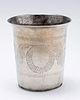 A RARE AND EARLY SILVER "LECHAIM" CUP Poland, c. 1830. Hand engraved with cartouche encircling תמונה - 2