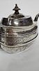 A GEORGIAN SILVER TEAPOT BY NAPHTALI HART & DUNCAN URQUHART LONDON 1789. Traditional form. Some תמונה - 10