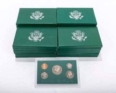 A COLLECTION OF UNITED STATES AMERICAN COIN PROOF SETS FROM THE 1990s. A COLLECTION OF PROOF 